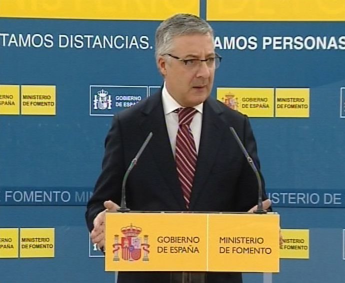 Blanco espera aerolínea y pilotos alcancen solución