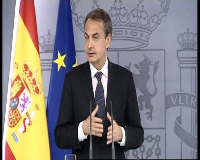 Zapatero:"Las fusiones terminarán antes de Nochebuena"