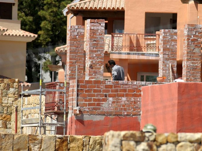 Obras de una urbanización de casas de Marbella