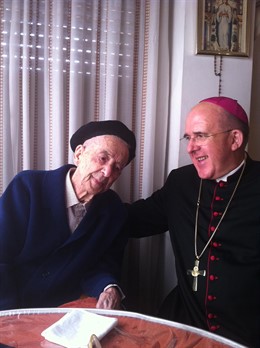 Monseñor Osoro felicita al religioso centenario