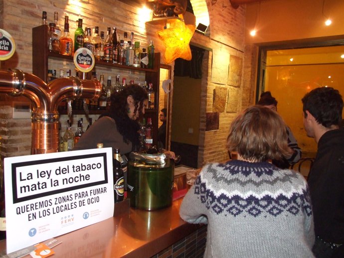 Cartel en un bar de Madrid