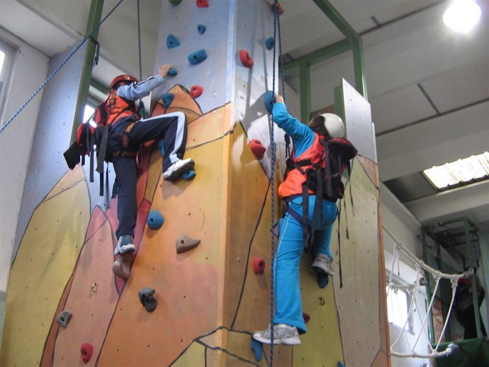 CAI NOTA DE PRENSA (CAI Y PRAMES Organizan Un Nuevo Curso De "CAI Montaña Y Medi