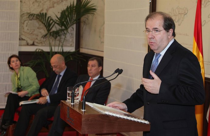 El presidente de la Junta valora el informe PISA