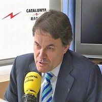 Mas hubiera actuado "más o menos" como el Gobierno