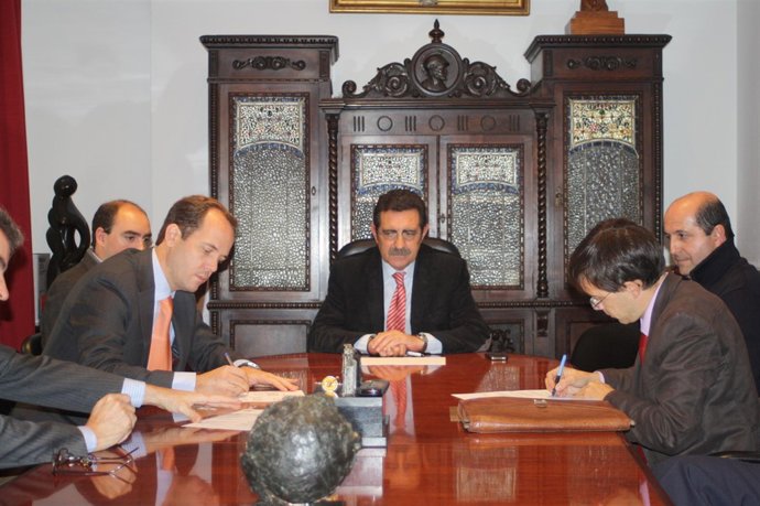 Ayto. Mérida Foto Firma Convenio Acciona Sepes