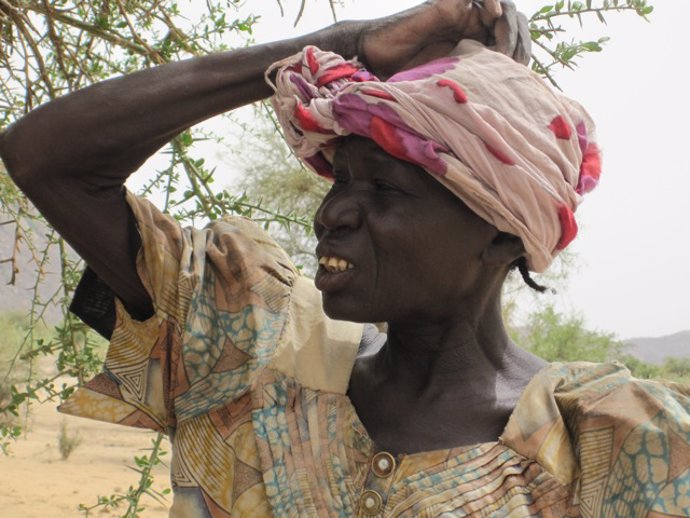 mujer recolectora en Chad