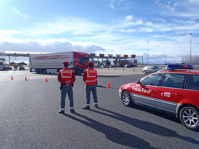 Controles preventivos de la Policía Foral en el puente de diciembre.