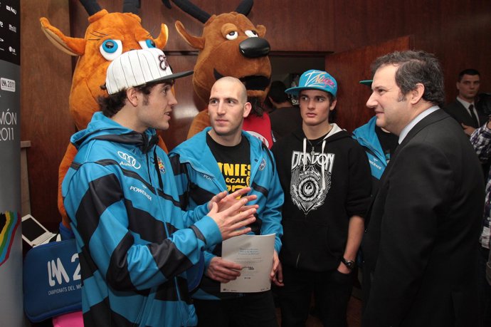 El alcalde Hereu en la presentación del Mundial de Snow de La Molina 2011