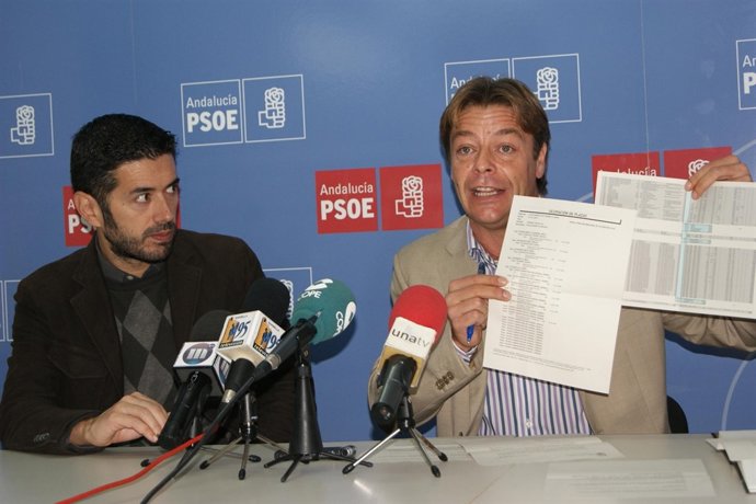 Presidente de la Gestora del PSOE de San Pedro Alcántara, Ricardo López, y el ed