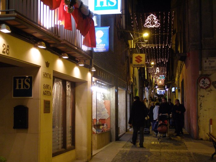 Una de las calles del centro comercial abierto de Tarazona en Navidad