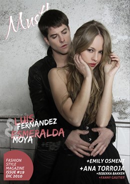Luis Fernández y Esmeralda Moya en la portada de la revista 'Must'