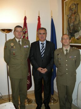 Rafael González Tovar, junto a Fernando García (izq.) y Jesús Serrano (der.)