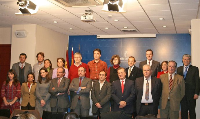 miembros de la mesa regional para la rehabilitación