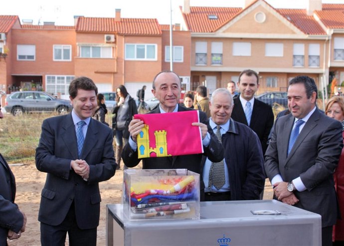 Acto de colocación de primera piedra de la Residencia de Azucaica