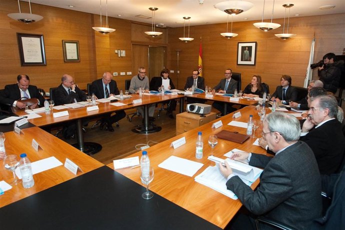 O conselleiro de Educación e Ordenación Universitaria, Xesús Vázquez Abad, e a c