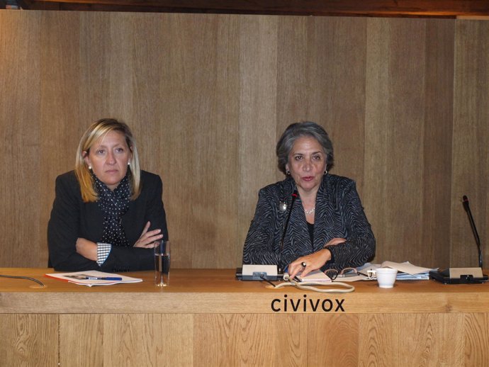 Eva Levy impartió una charla en Pamplona.