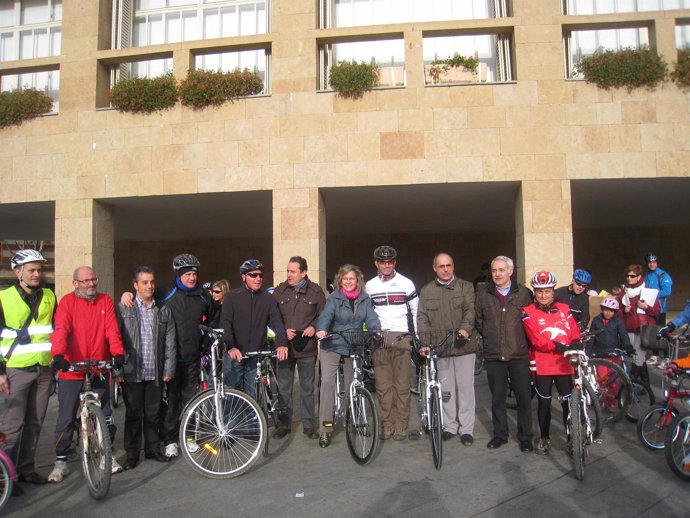 Los participantes han salido desde el Ayuntamiento de Logroño
