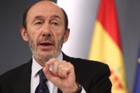 Rubalcaba ve grave que Pons diga que se tapó la comparecencia de Zapatero