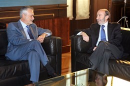 José Antonio Griñán y Alfredo Pérez Rubalcaba, hoy durante la reunión