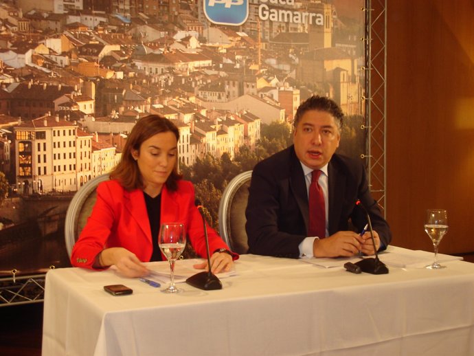 Cuca Gamarra y Tomás Burgos