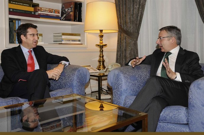 ENVIAMOS FOTOS REUNIÓN PACTO DO OBRADOIRO DO PRESIDENTE DA XUNTA CO MINISTRO DE 