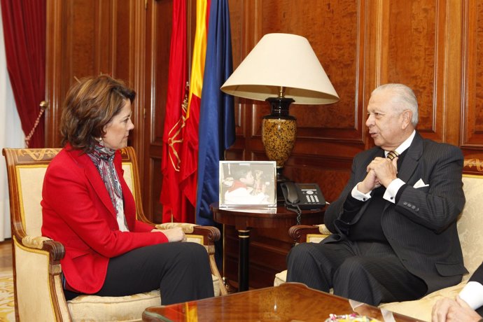 Barcina recibe al embajador de Chile en España.