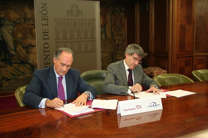 El alcalde de León (D) y el presidente de Caja España-Caja Duero