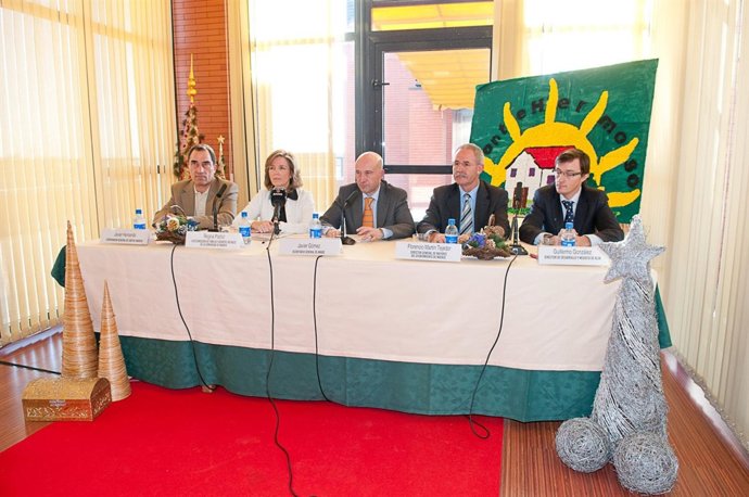 Presentación de la campaña 'Ningún mayor solo en Navidad'