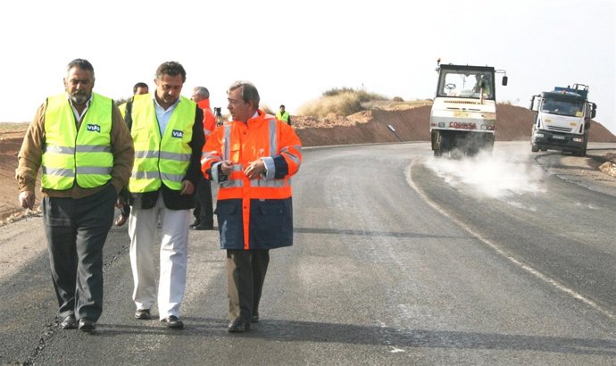 De izquierda a derecha: el alcalde de Aledo, Simón Alcaraz, el edil de Agricultu