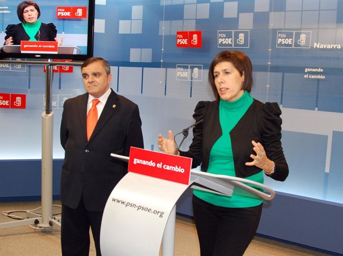 Los concejales del PSN en Pamplona Eduardo Vall y Maite Esporrín.