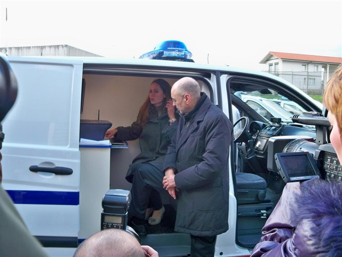 Ares observa las características de los nuevos blindados