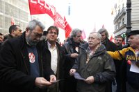 Sindicatos dicen que "está en manos del Gobierno" evitar una huelga general