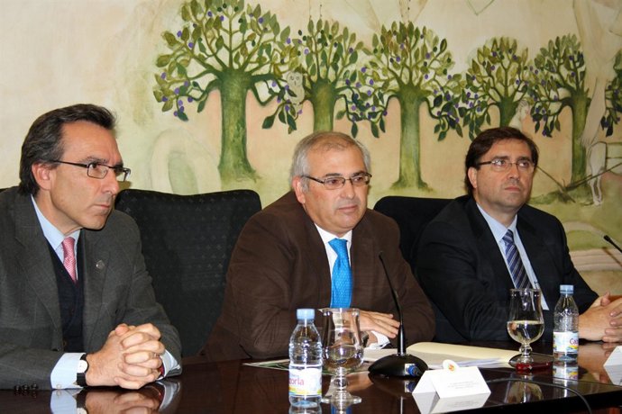 El rector de la UJA, Lozano y Gómez en la inauguración de las jornadas