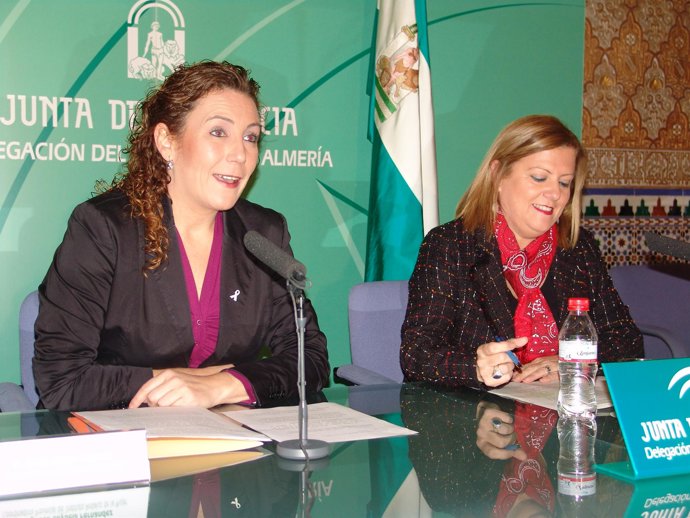 La delegada de Empleo de la Junta en Almería