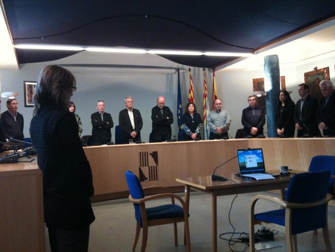 Minuto del silencio en el Ayuntamiento de Olot