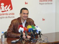 Pujante secunda el paro de 15 minutos convocado por los sindicatos contra las medidas del Gobierno central