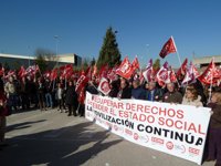 Alrededor de 200 delegados de CCOO y UGT se concentran en Toledo para pedir que los gobiernos defiendan el estado social
