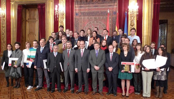 Catalán en el acto de entrega de becas de formación y trabajo a 37 investigadore