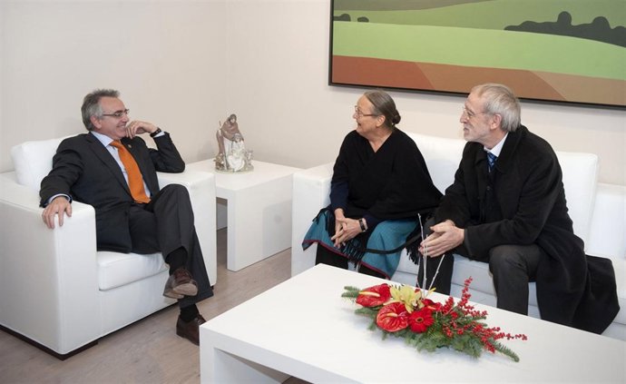 El presidente del Gobierno de Navarra recibe a la presidenta de la Fundación Vic
