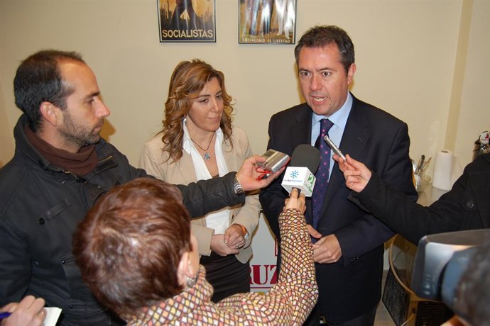 Susana Díaz junto a Espadas.