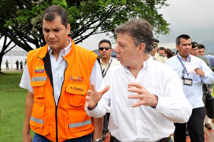 Los presidentes de Ecuador, Rafael Correa; y de Colombia, Juan Manuel Santos.