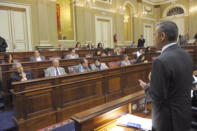 Fotos El Presidente Del Gobierno Asiste Al Pleno Del Parlamento De Canarias.