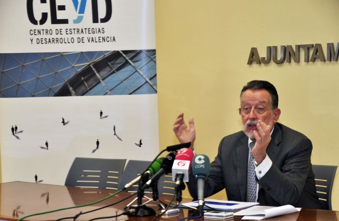 Grau durante la rueda de prensa