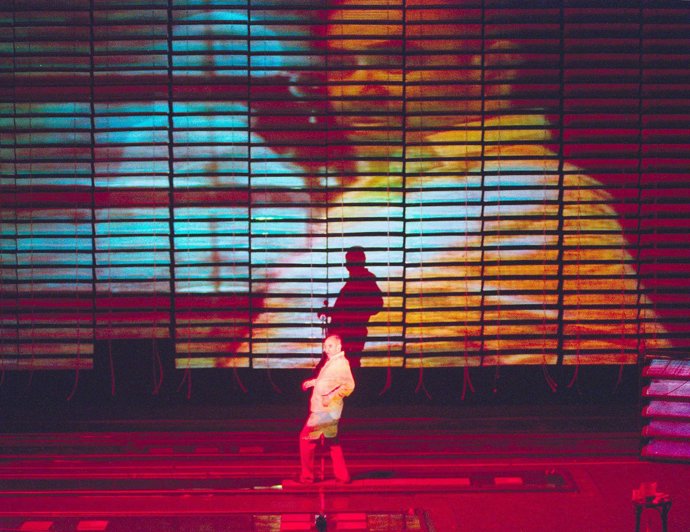 TEATRO CENTRAL: NOTA Y FOTOGRAFÍAS TONEELHUIS 'ROJO REPOSADO