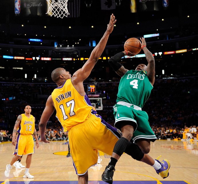 Bynum jugará pese a su lesión