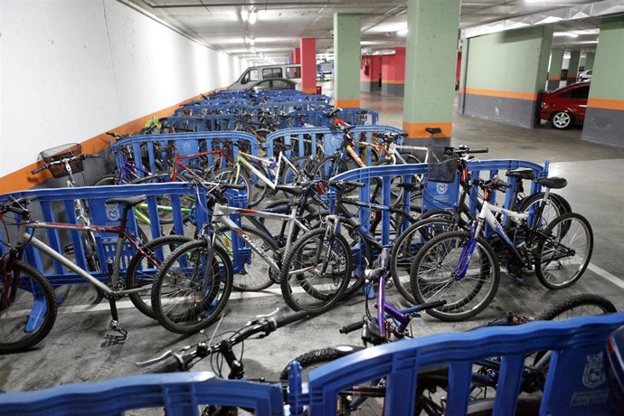 Nota De Prensa: La Policía Municipal Expone 60 Bicicletas En El Aparcamiento De 