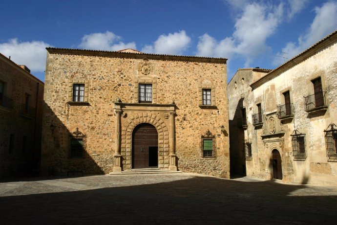 Palacio episcopal en Cáceres
