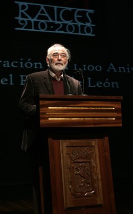 El comisario de la exposición conmemorativa del 110 aniversario