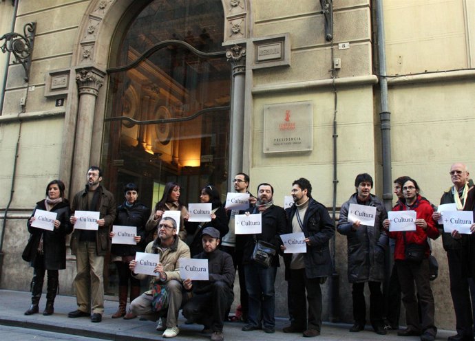 Representantes de entidades culturales piden reunirse con Camps