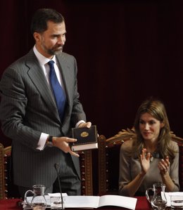 Los Príncipes de Asturias presidieron este viernes en la Academia la presentació